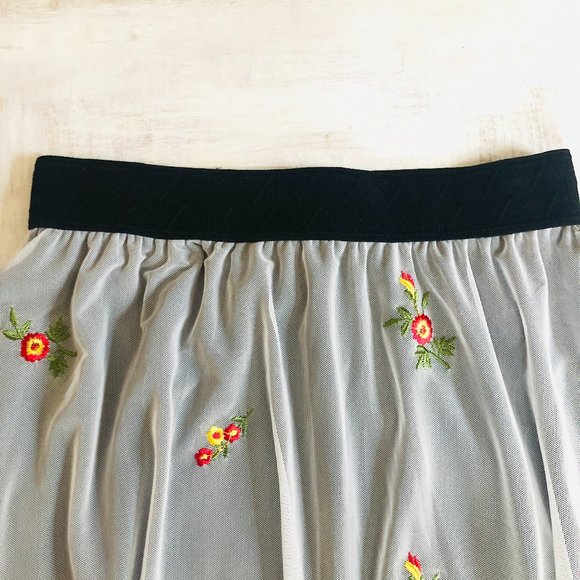 LuLaRoe Lola Skirt with Embroidered Flower - S - Picture 2 of 10